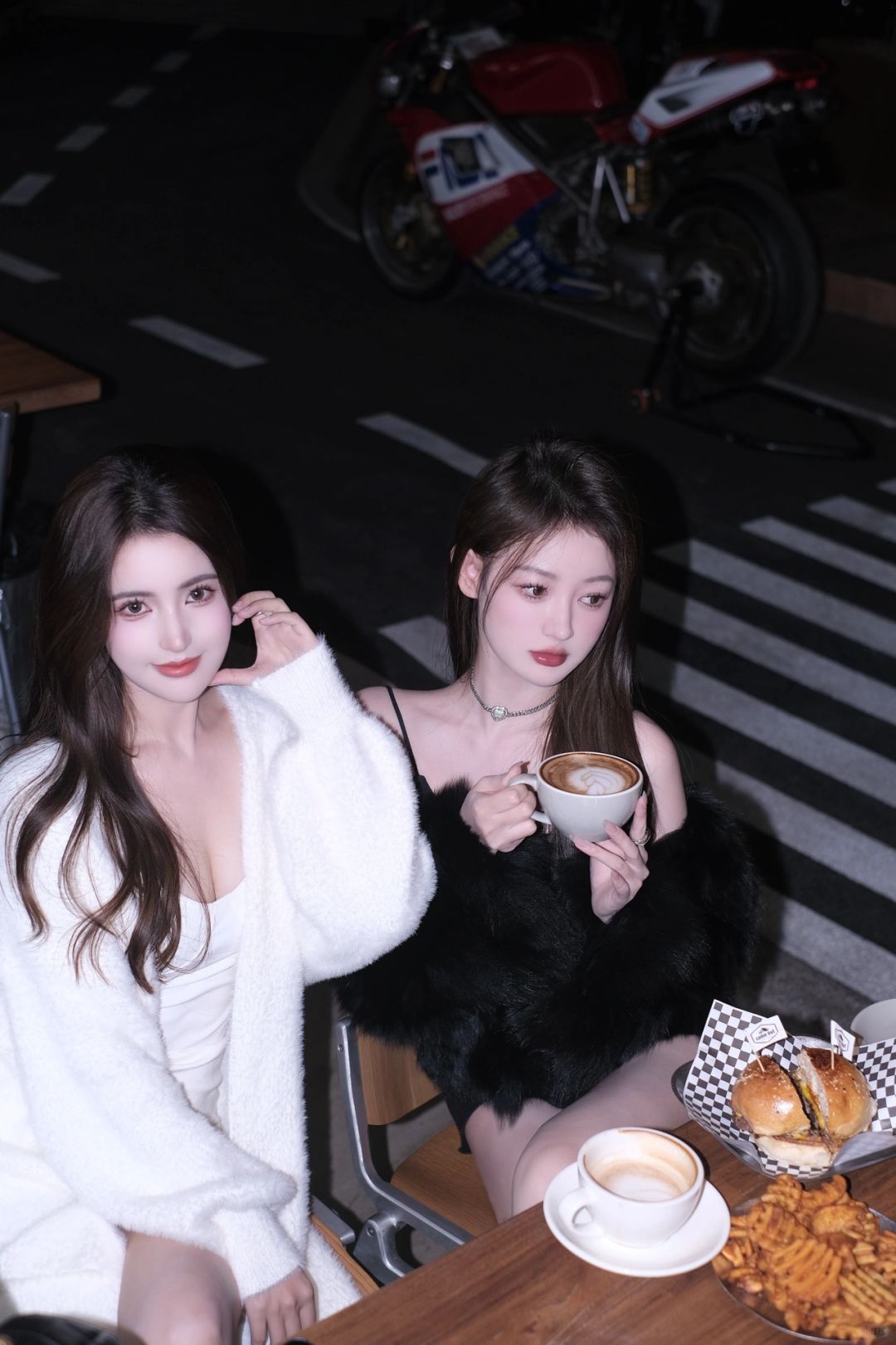 美女陪伴快乐多一半