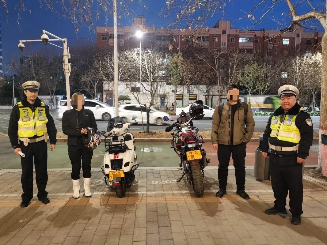 河南郑州高架桥货车司机因交通检查跳桥事件发生后，网上议论纷纷。这跳下去的，何止是