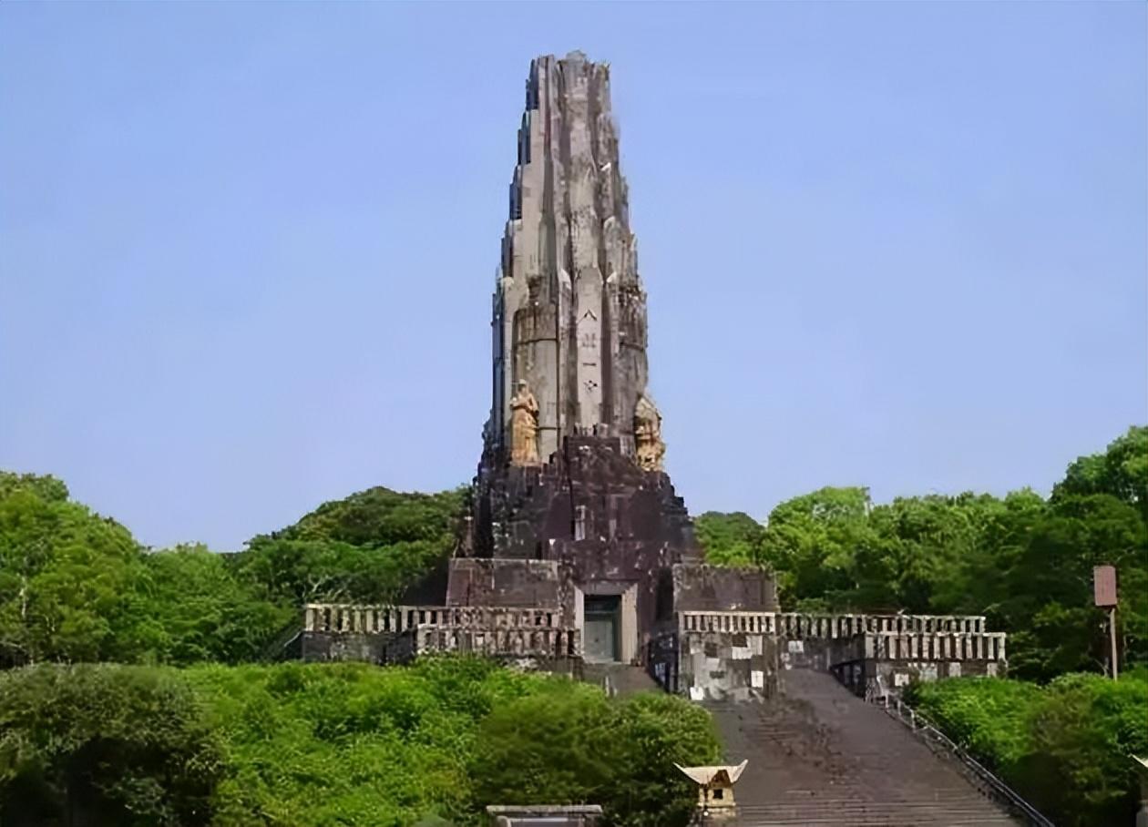 我国要其拆除归还，日本至今不给。日本镇魂塔还压着238块从中国抢来的石头，长城砖