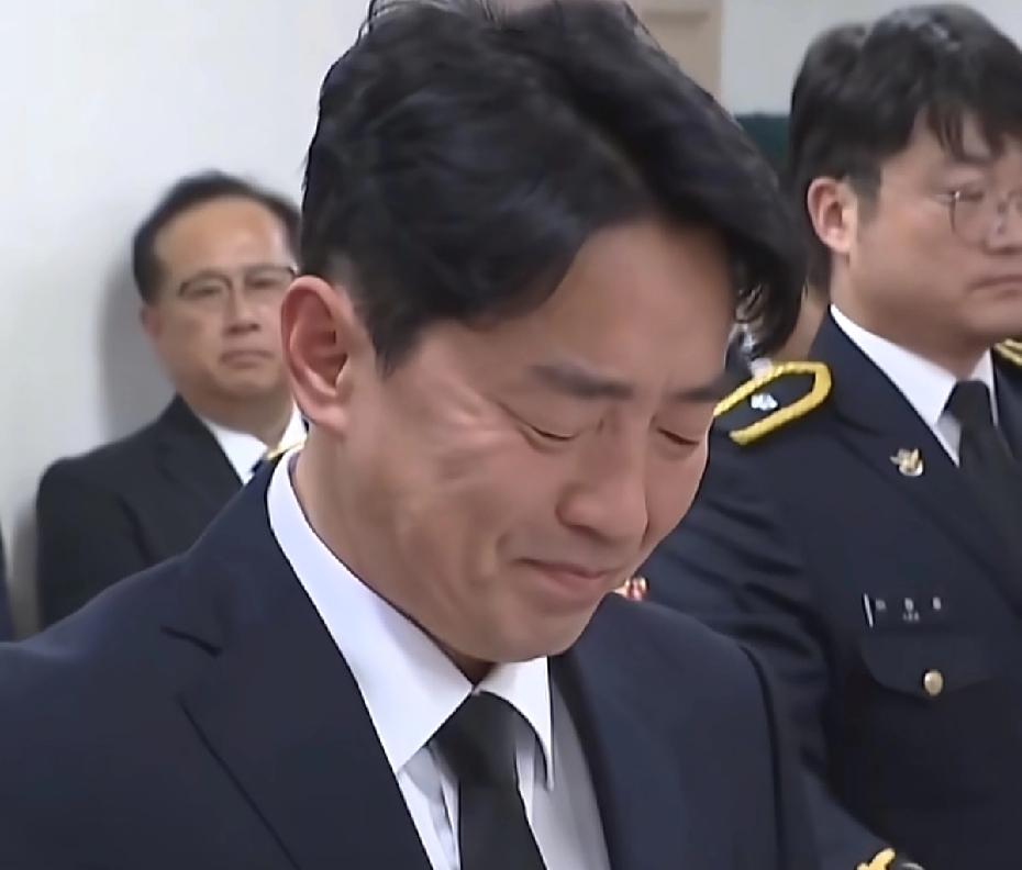 我们与韩国最近的风向变了，韩国海警人员先是救了中国渔民而不幸牺牲，官方点名表扬韩