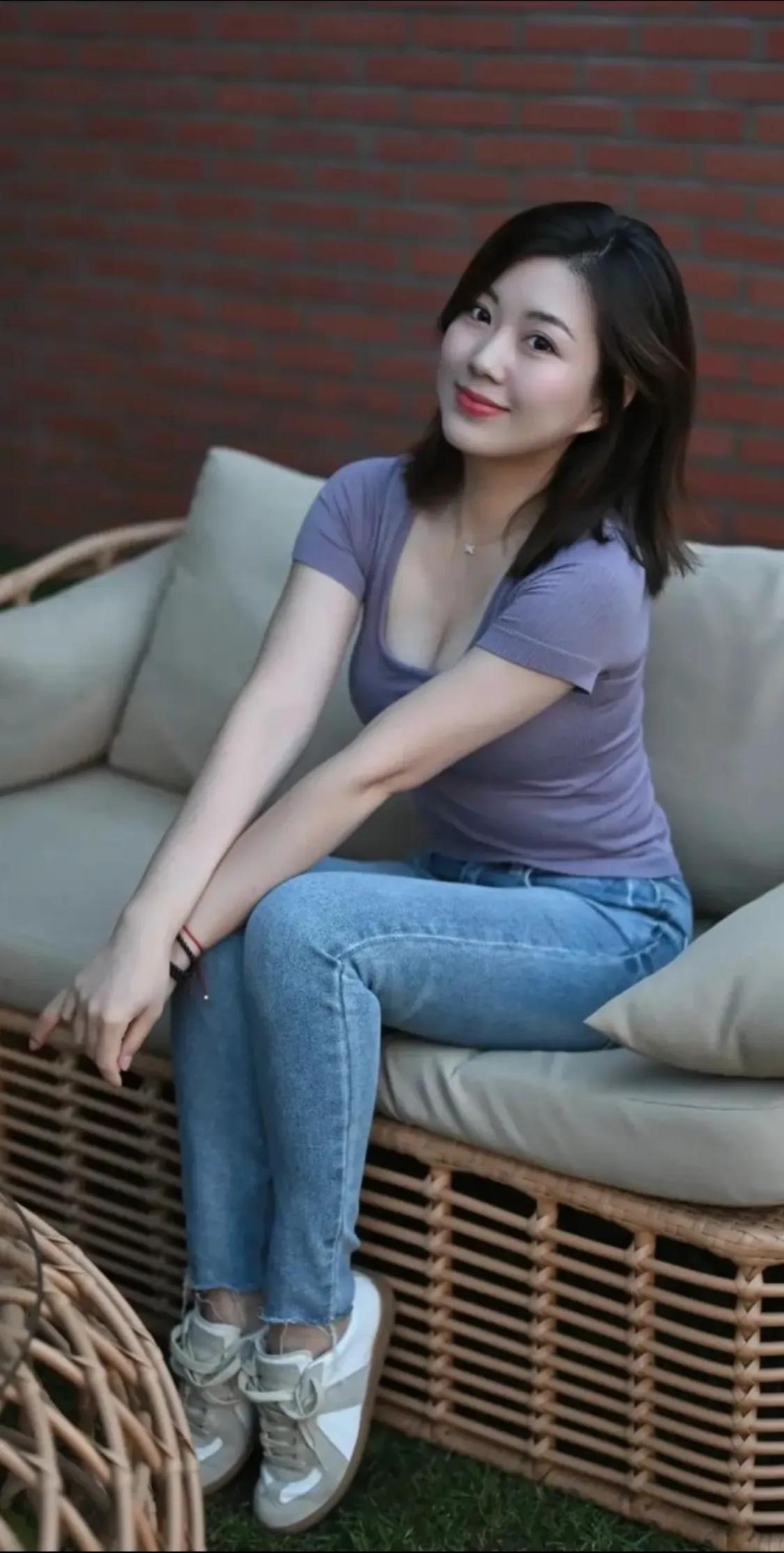 年龄越大，越讨厌那些虚伪和不诚实的东西。
圈子越来越小，话也越来越少，有人称之为