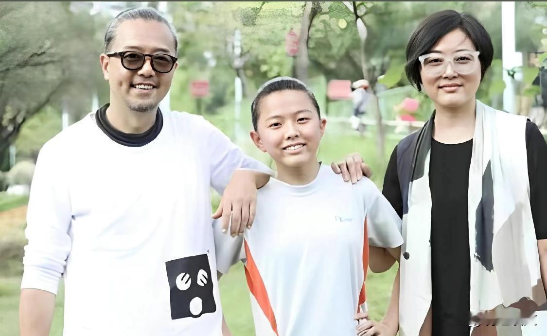 张延这婚，离得让人心疼。不是因为出轨，而是因为，她终于不用再
张延这婚，离得让很