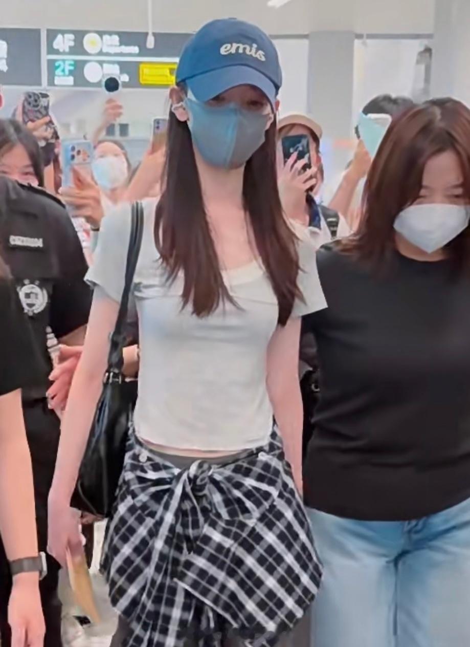 陈瑶  杭州到达～好瘦好瘦好瘦，孩子又瘦了