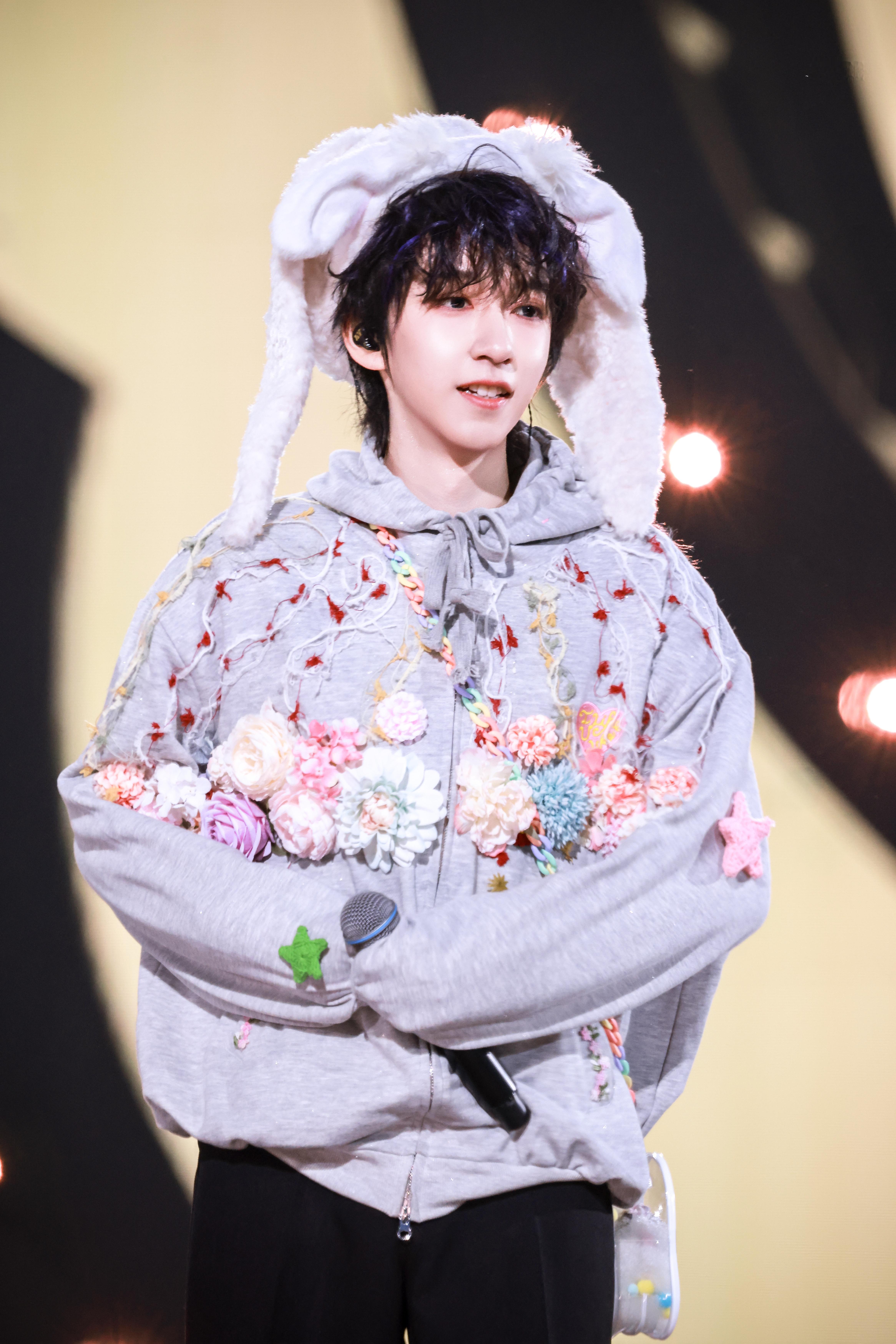 贺峻霖贺峻霖HUAWEI nova代言人💚 贺峻霖五十公里桃花坞6“只要心怀热