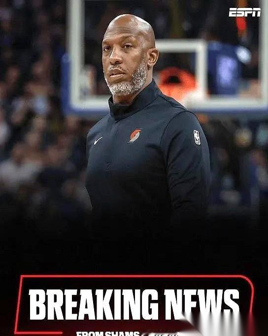 我靠，这事儿你越想越后背发凉。
你场上拼死拼活地抢篮板，你教练在场边点开手机，默