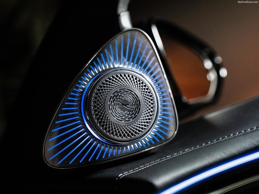 梅赛德斯-奔驰的140周岁，同时也是汽车工业诞生140周年纪念日。在这一历史性时