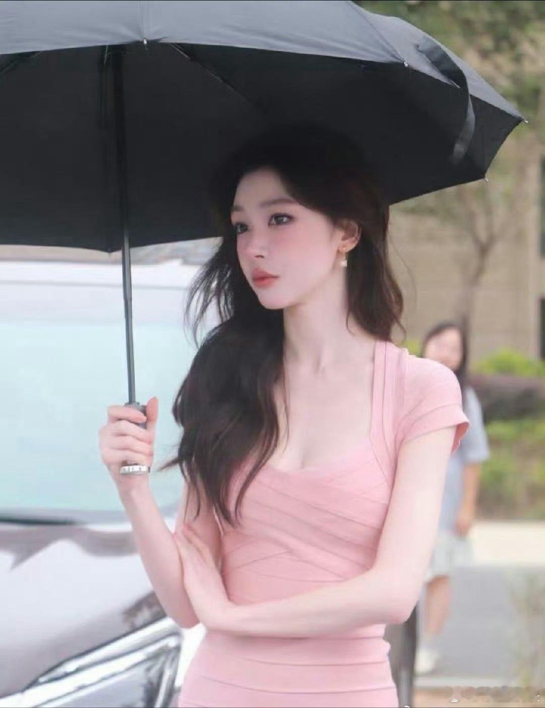 易梦玲称会捐出全部直播打赏收入易梦玲承诺将直播打赏收入全部捐出，诚意满满的，完全