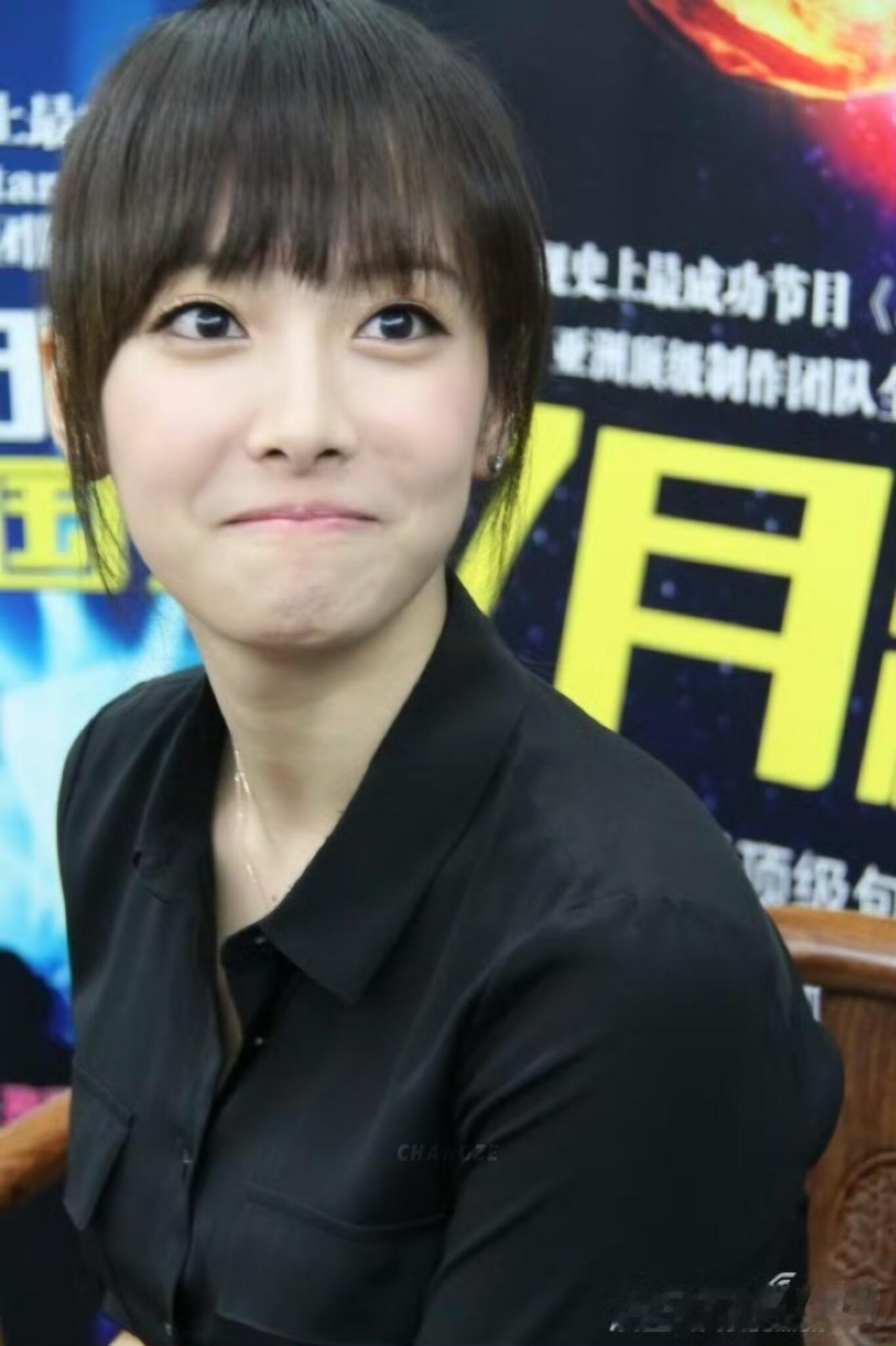 谁懂 我真的怀念那个眼妆厚重但眼神清澈的年代….📕：长泽_22 