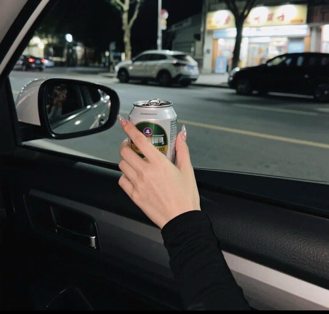 𝑲𝒆𝒆𝒑 𝒚𝒐𝒖𝒓𝒔𝒆𝒍𝒇骨子里的傲气，让我不会向任何人
