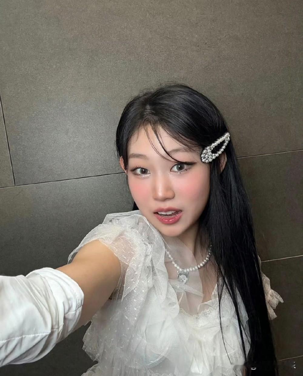 小沈阳的女儿沈佳润，从出道到现在，专辑一共卖出去65张。

网友：但凡家人和朋友