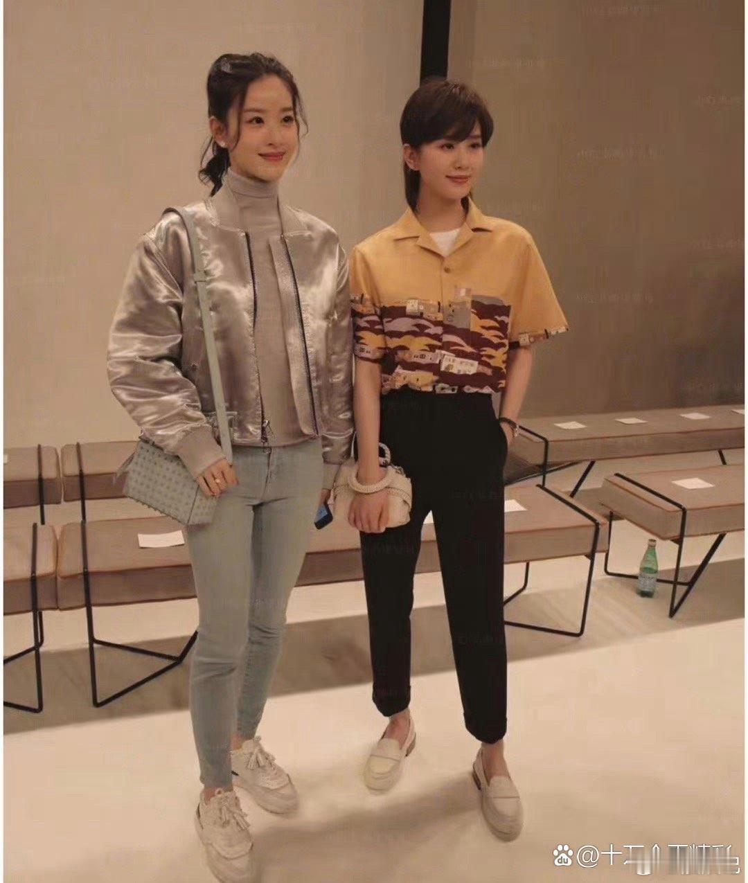 章泽天穿搭就算再土，明星网红和她合照都还是占不到便宜 ​​​