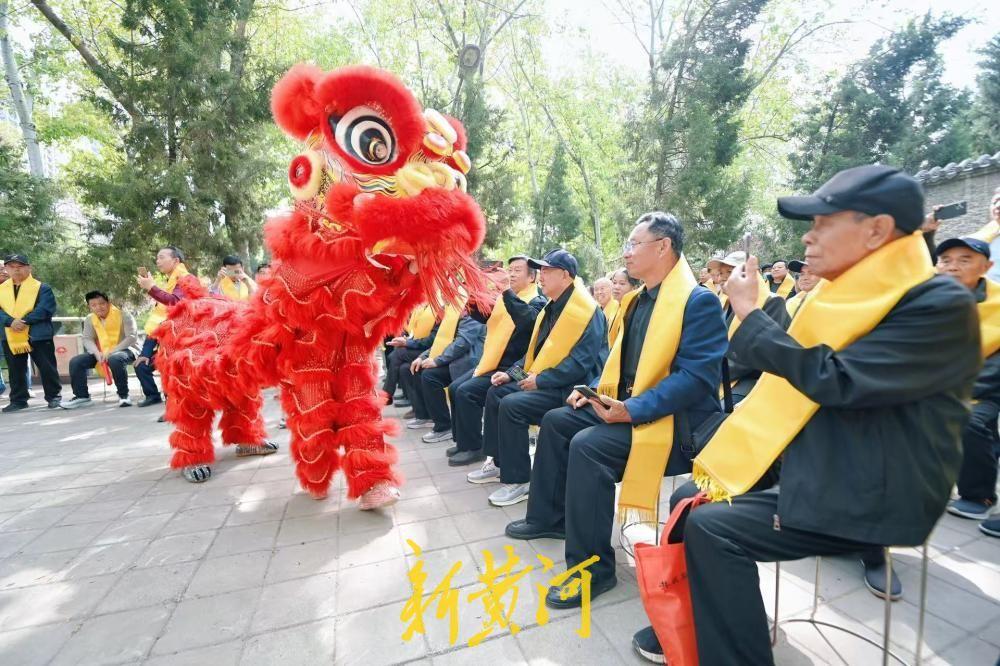 张养浩近百位后人在山东济南谒祖省亲，传承先贤精神-app/#/content?c