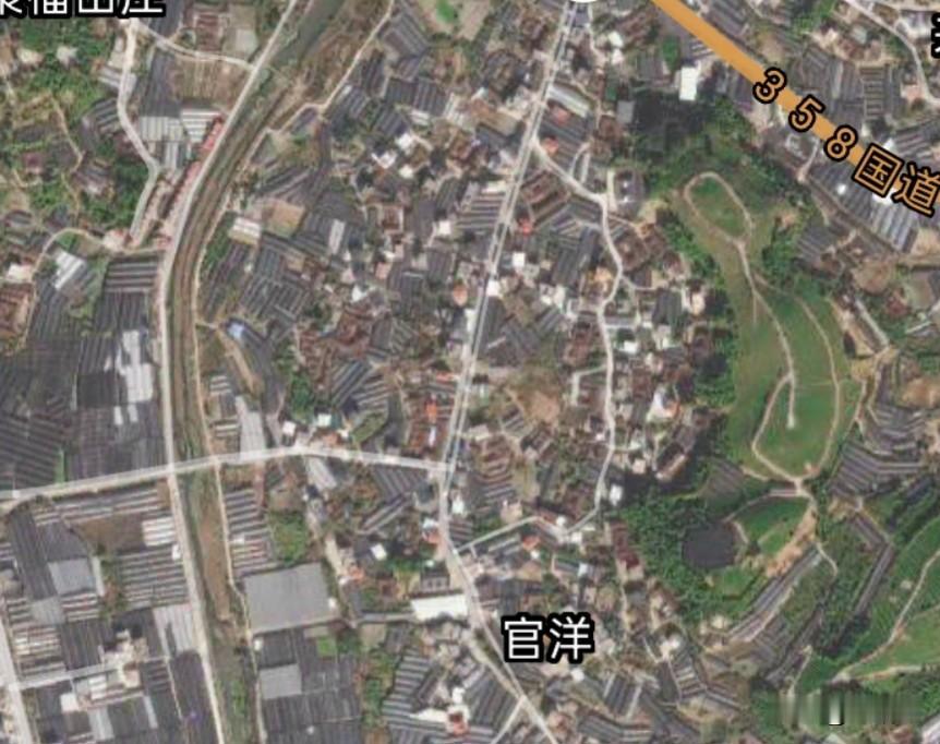 永福镇是龙岩市最大的乡镇。地盘那是褔建前三的地位。论地租更是冠绝八闽，山区头号的