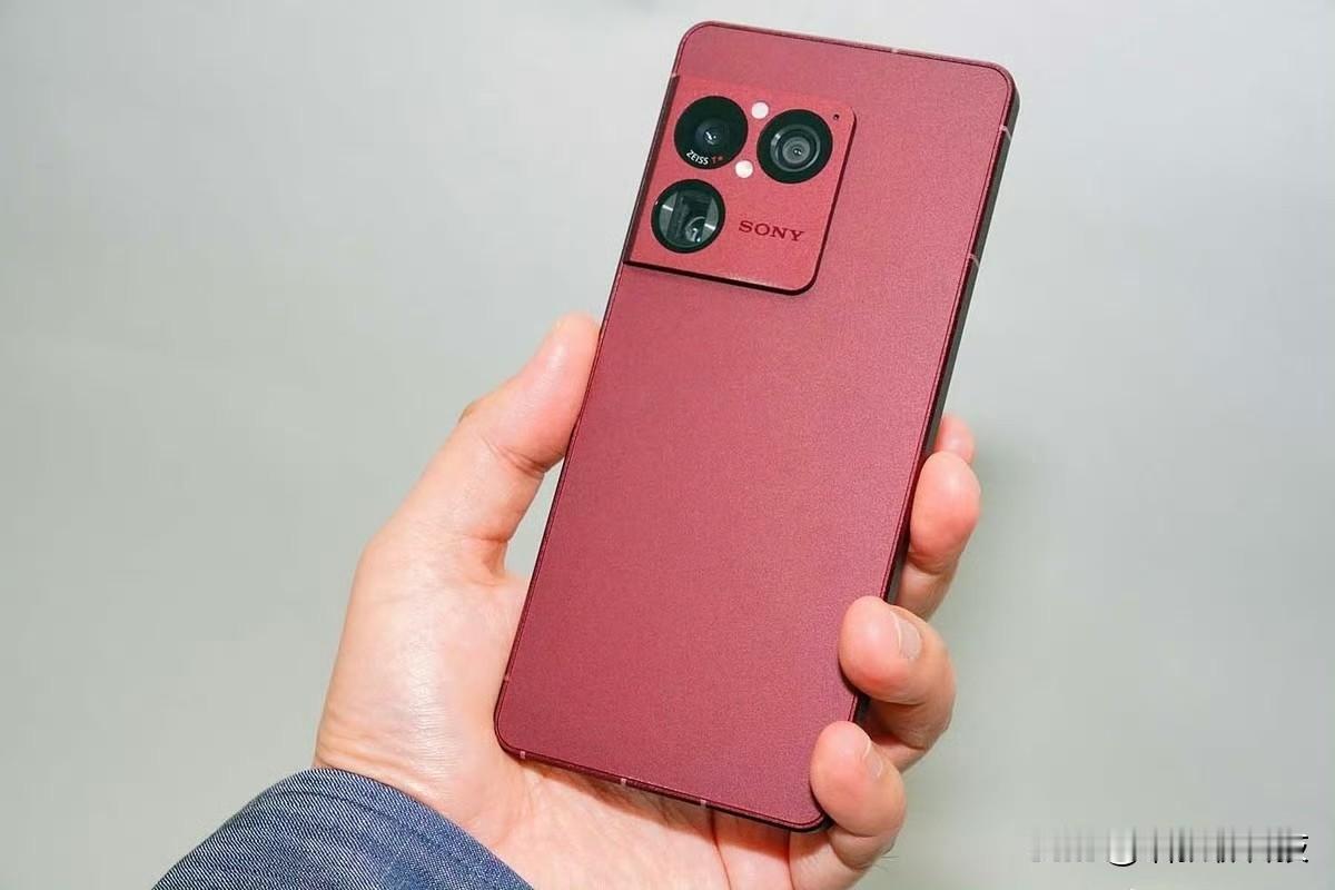 索尼这也是做出了违背祖传的决定了...

索尼最新发布的Xperia 1 V