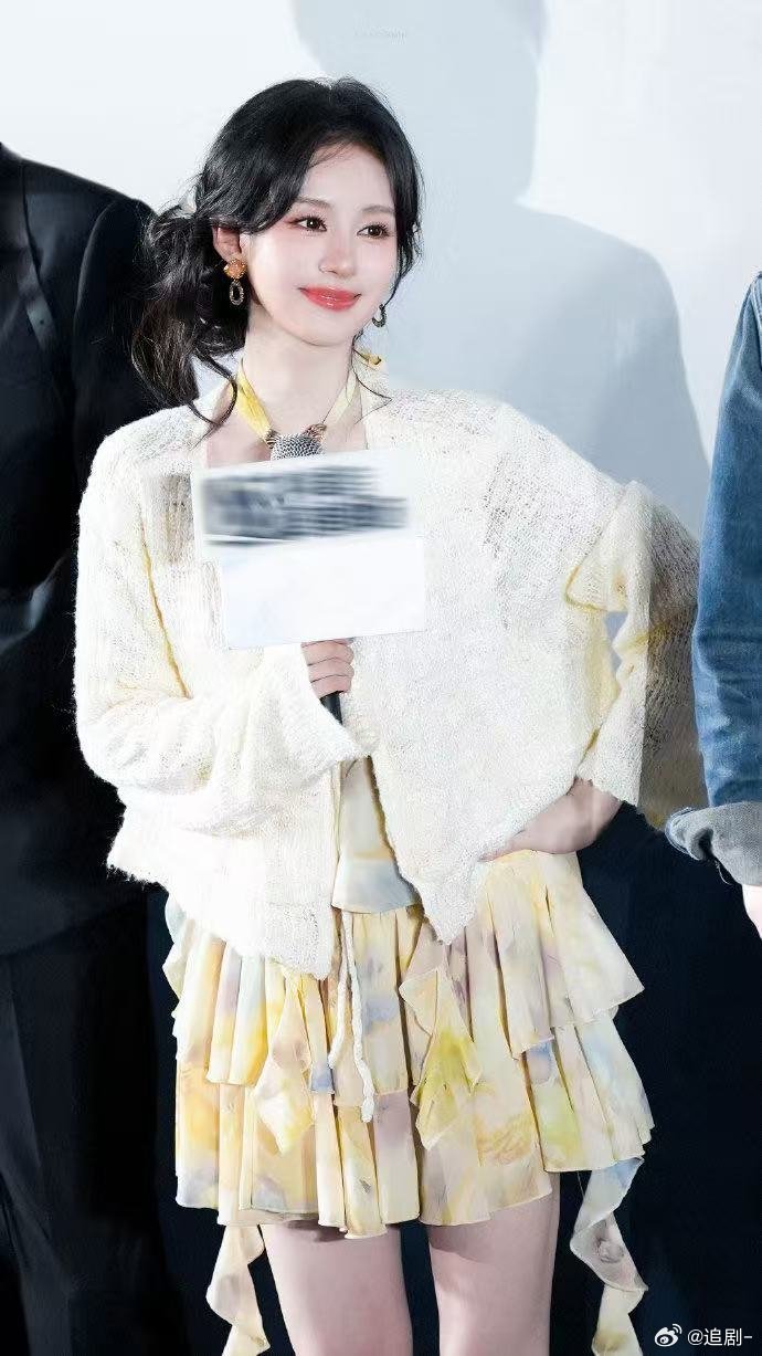 郑合惠子现偶严选初恋郑合惠子一款28度左右的小太阳女 温柔、明媚、阳光，还带点小