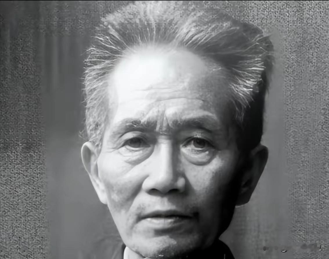 1950年，开国上将杨勇收到一封来信，信中说：“我还活着，能不能给我安排个工作。