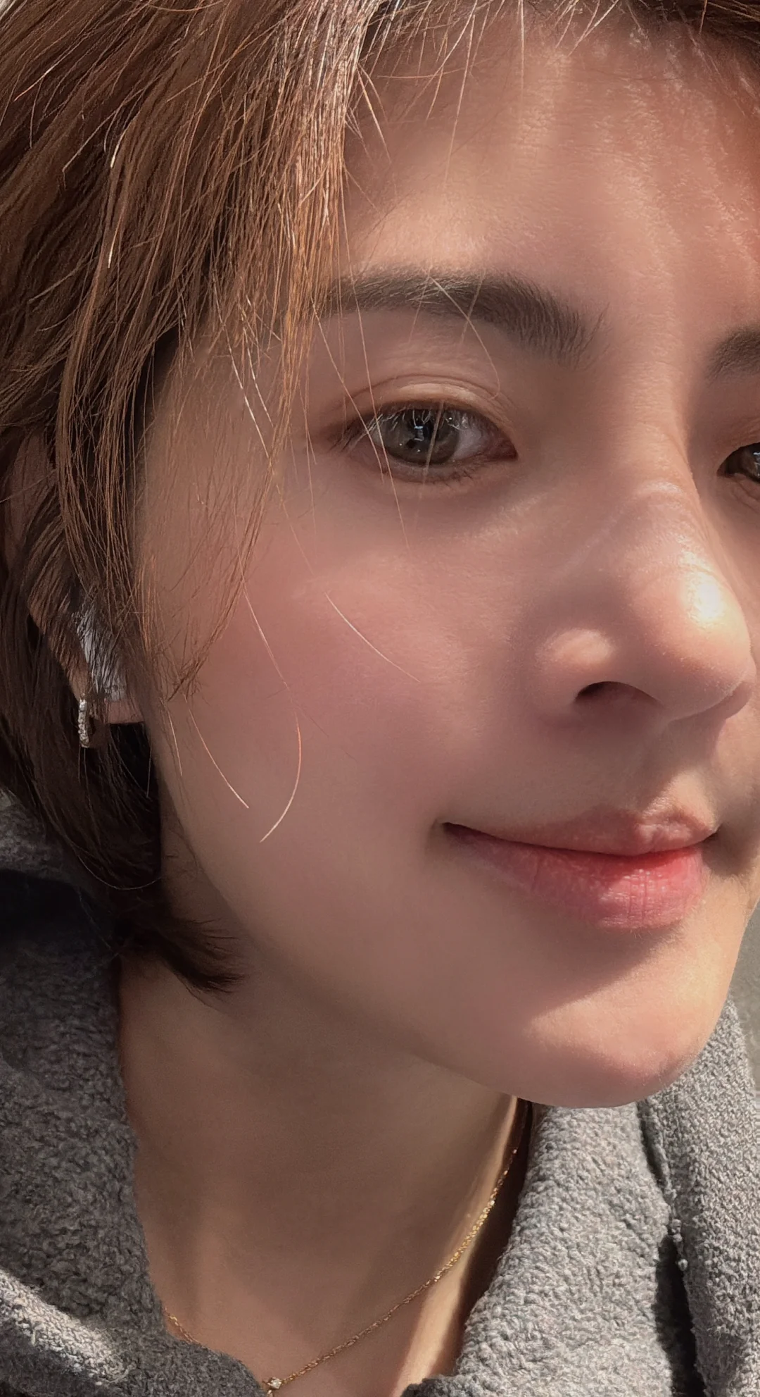 今天你微笑了吗？我们迎着阳光，向前出发吧