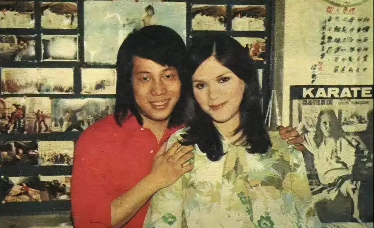 [太阳]1979年，梁小龙的妻子黎爱莲在自己家楼下散步，被一陌生男子拿硫酸泼了脸