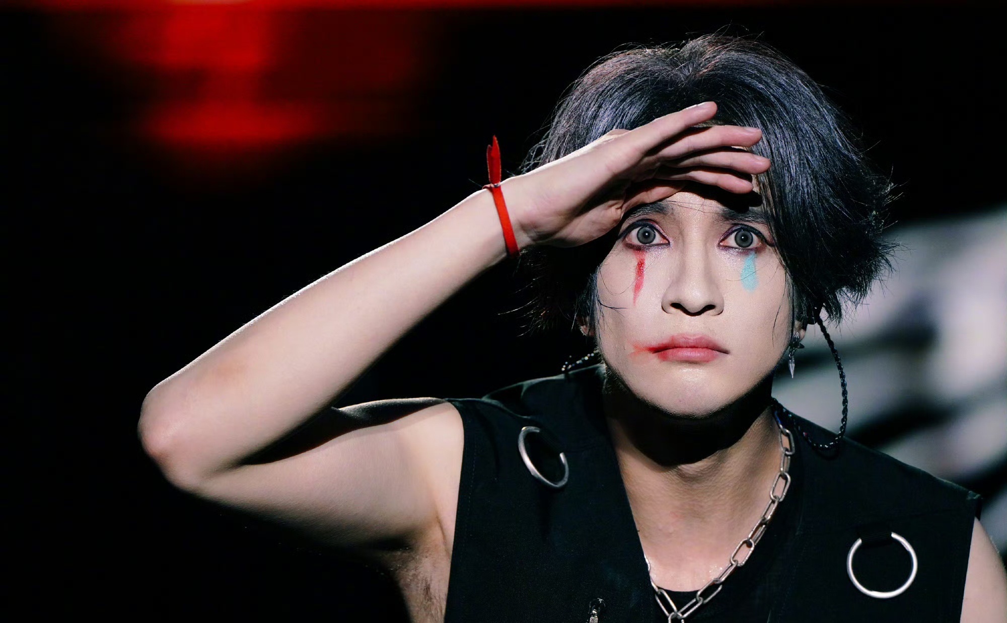 一晃就是20年啊，哥哥出道快乐！记得你所有的高光时刻，也心疼你曾受的委屈[泪]还