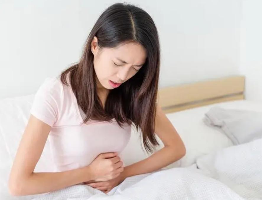 32岁女收银员患阴道癌，从不花天酒地，丈夫流泪：3件事她戒不掉

“我从没想过，