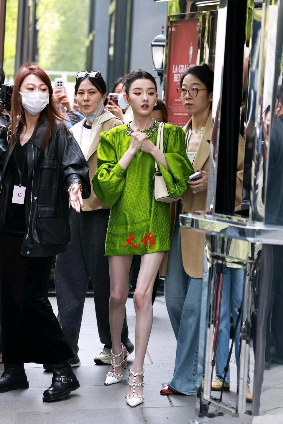 这腿太吓人了 