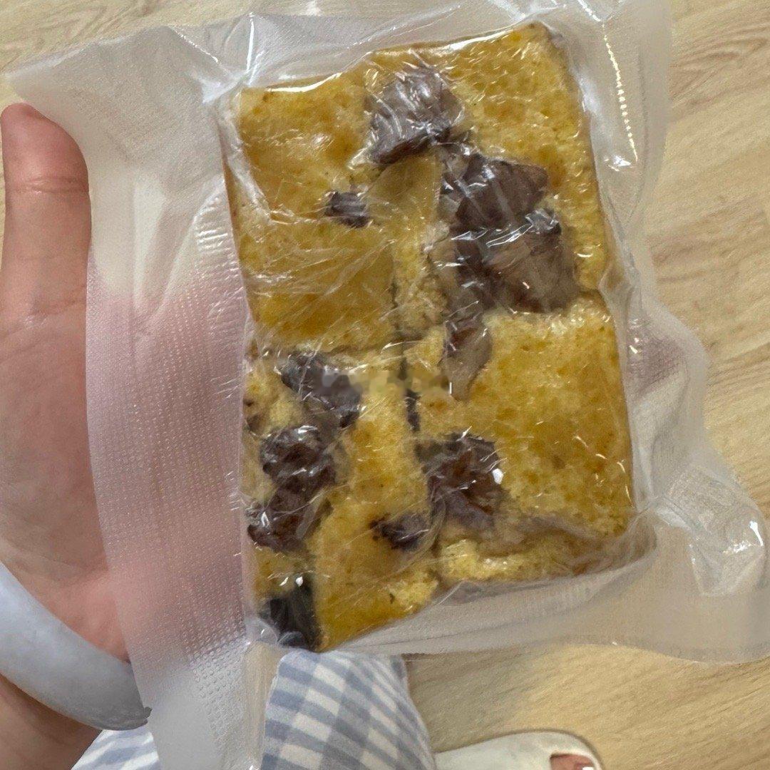 代购到手明华楼42的糕…看来还是得自己去苏州买还有今天吃了一根22的油条还付了4