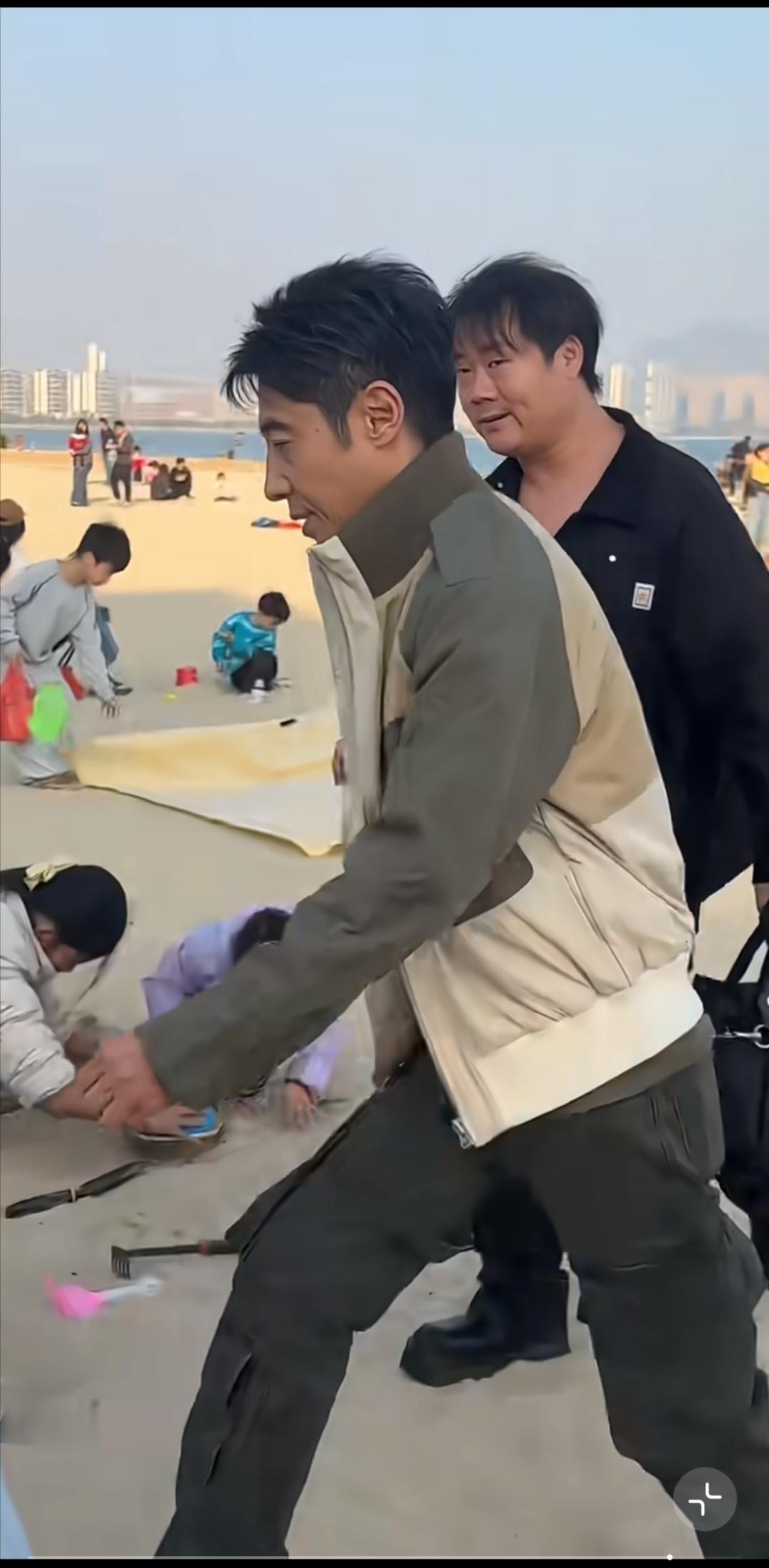 撒贝宁，鼻子原来这么好看啊。