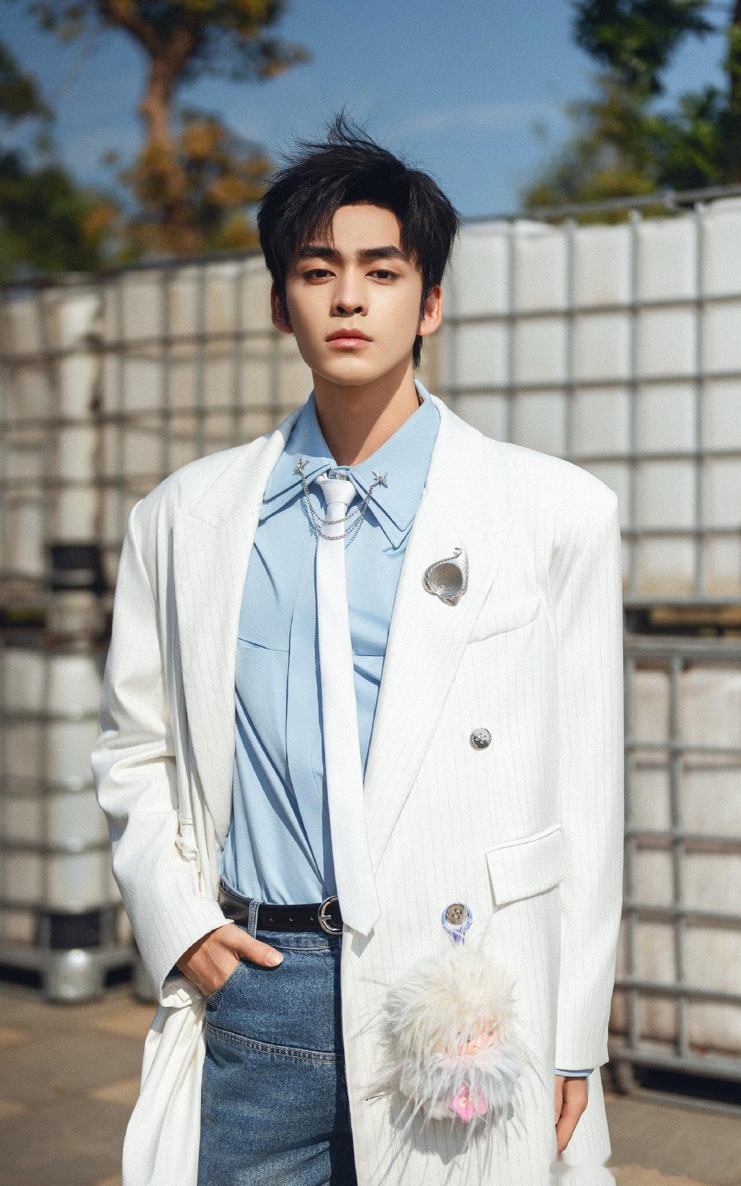 芒果音综六强颜值太能打了谁懂啊！声鸣远扬六强的出发图每一帧都能当壁纸！颜值实力双