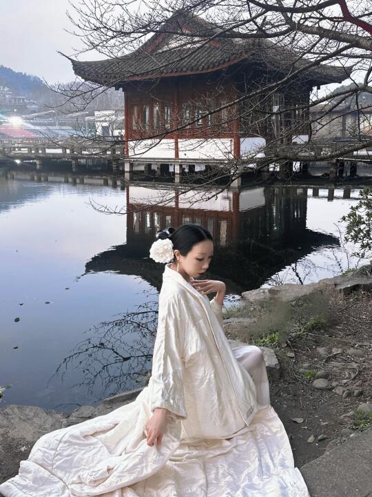 生命是一万次的春和景明