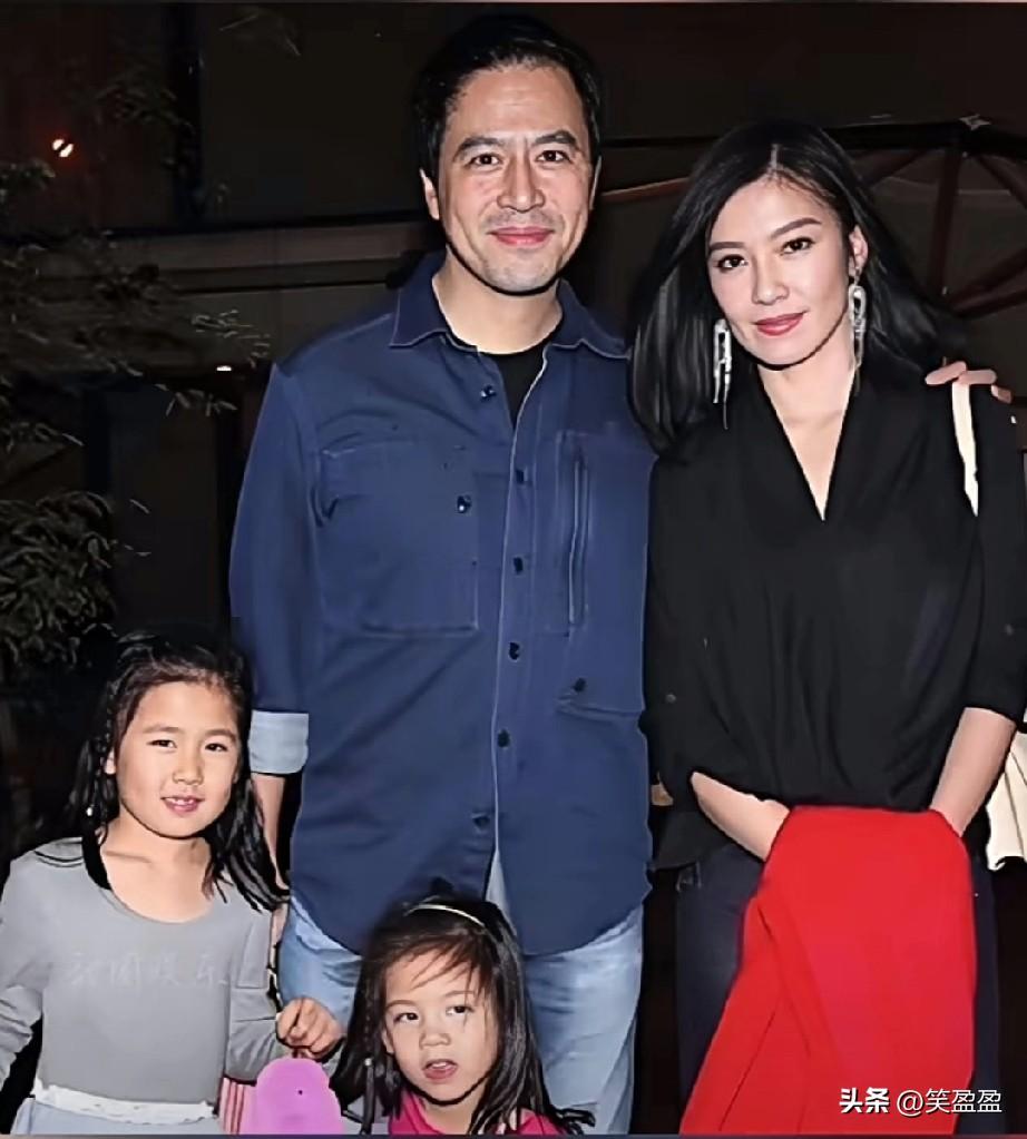 “一代女神”林熙蕾与丈夫杨晨的故事，始于闺蜜舒淇的牵线搭桥。2010年，两人经介