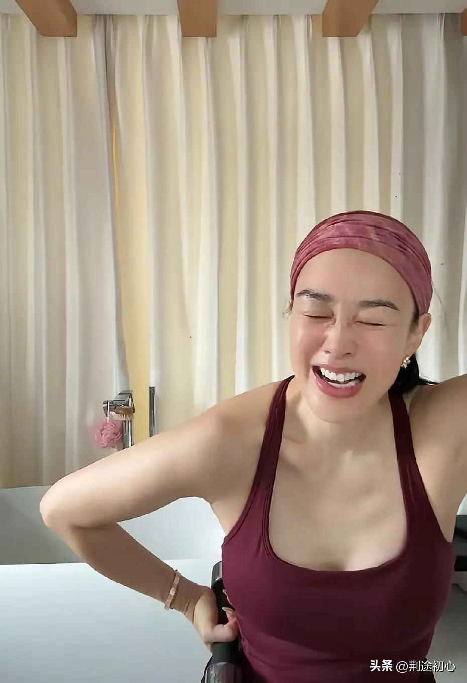 粉丝：姐姐我好羡慕你哟！
缇缇：羡慕我啥呀？
粉丝：你这都四十多了看起来像三十岁