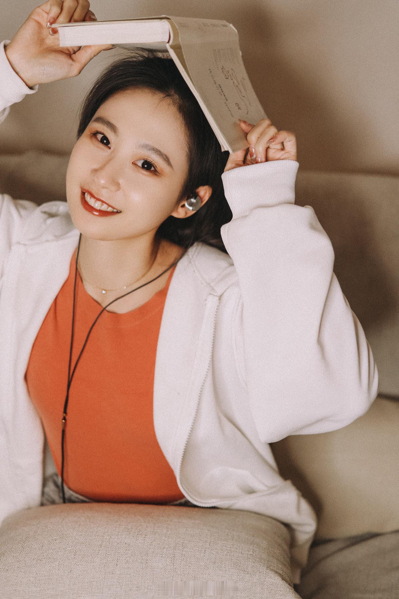 个人介绍：中铁施工人员，铁道兵，数码自媒体、人像摄影师，擅长手机、音频、迷你主机