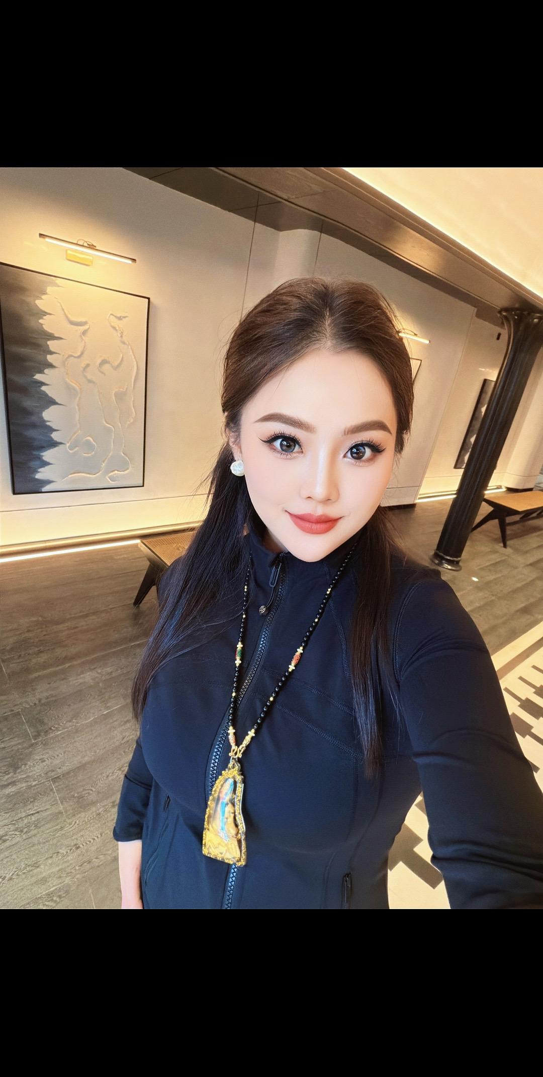 这一年你非常勇敢 或许在别人看来  你并没有什么变化 可他们不知道在那...