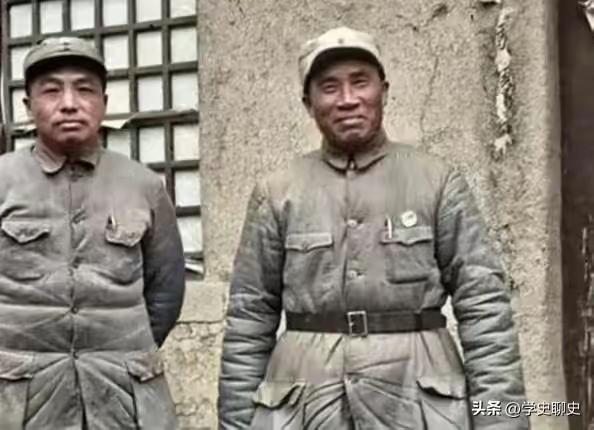 两心相印
        抗战时期，朱老总和彭德怀共同生活在一起，他们互相关心，