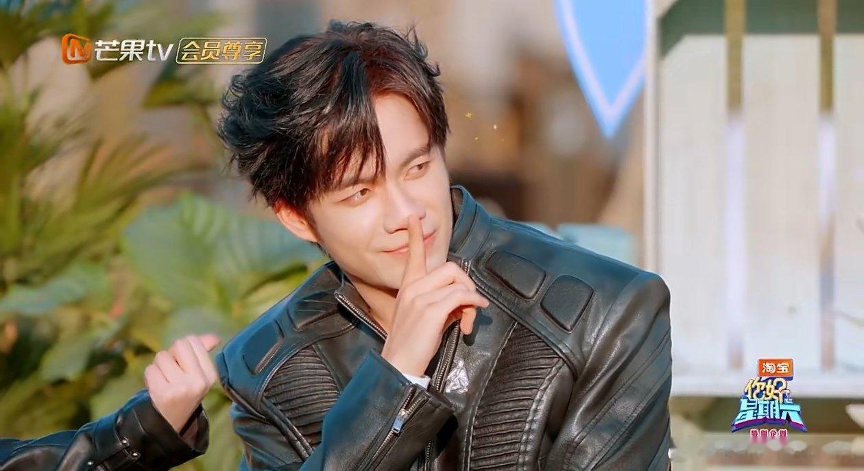 丁程鑫死嘴快说啊你好星期六 丁程鑫刚淘汰完张颜齐，就被檀健次抓包。他绞尽脑汁找借