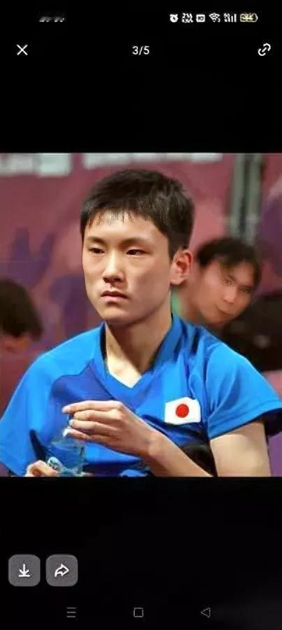 张本智和又一轮游了！

这次输得有点“惨”

坐在场边半天没动的他，恐怕怎么也没