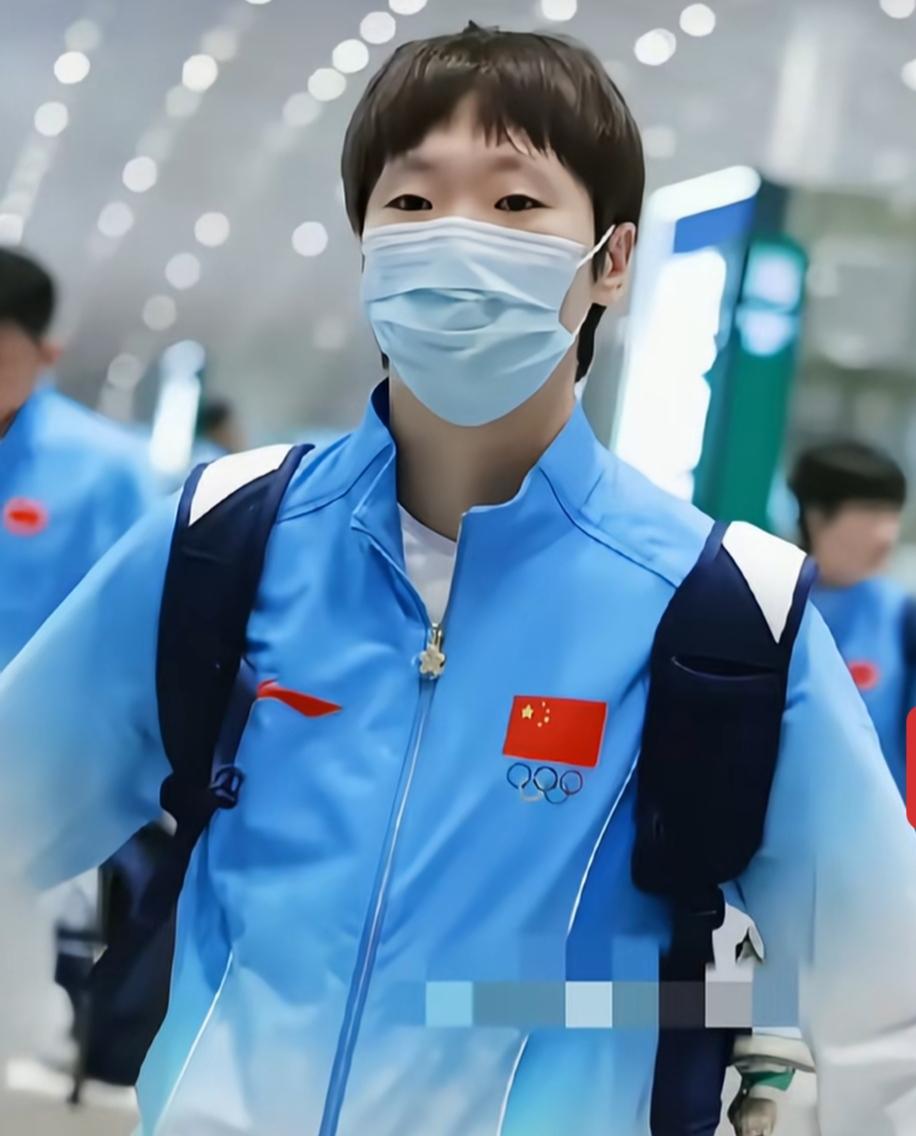 名古屋亚运会后勤服务存在不少问题。孙颖莎等运动员被安排住在邮轮上，驻地距离比赛场