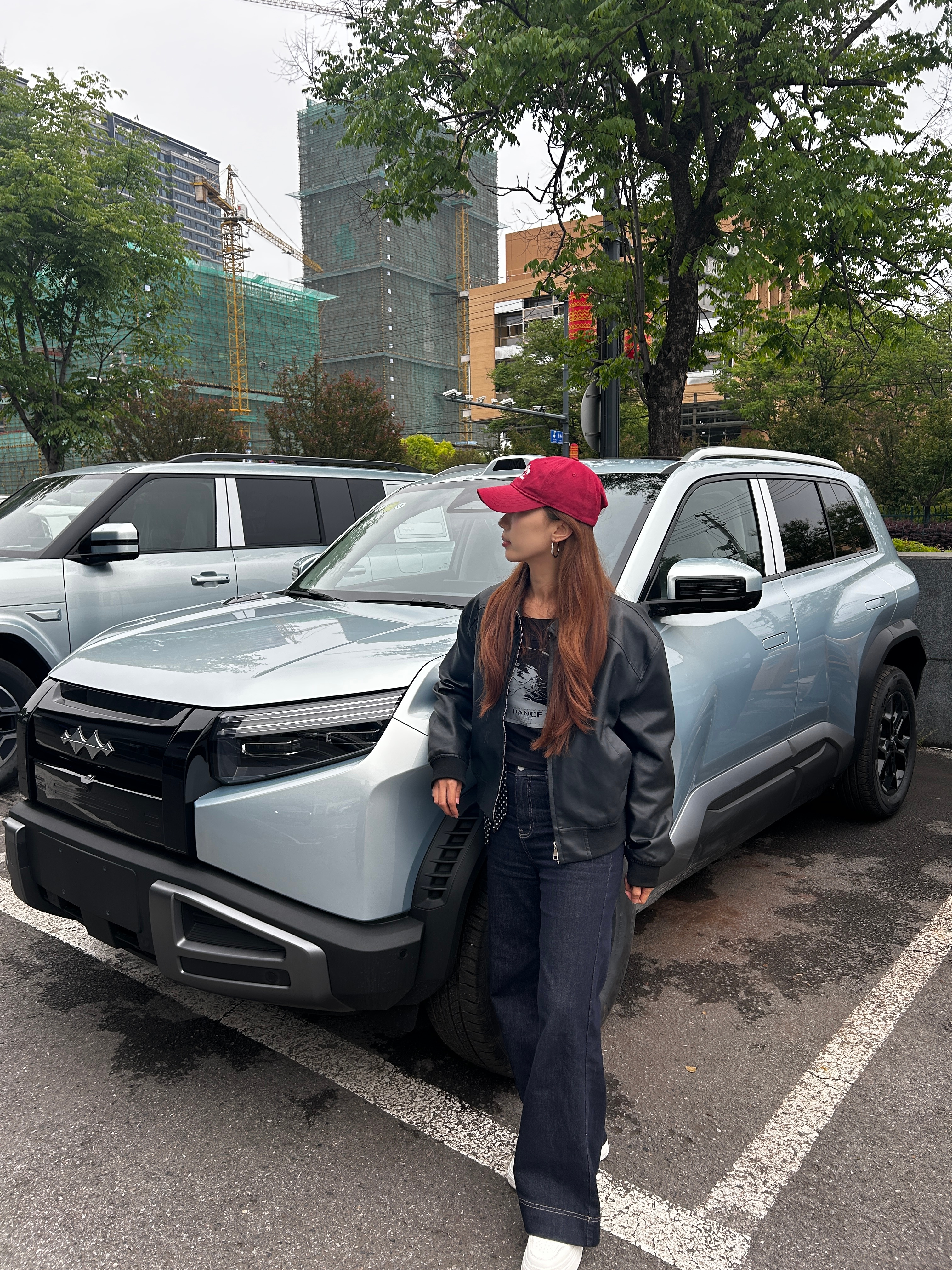 昨天带小李去看了看方程豹钛3，这小车真挺不错的，外观内饰个性化程度都挺高，乘员空