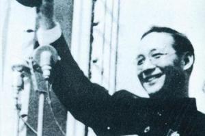 在1955年被逮捕，后毛泽东亲批：此人不可信任，并且服刑改造长达22年。
195