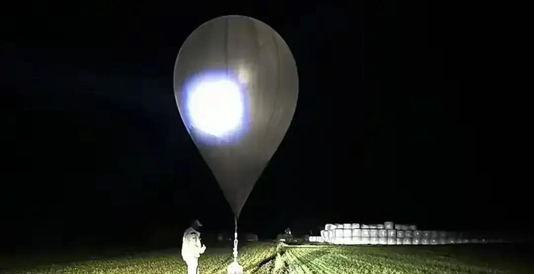 快讯！快讯！
首都机场被一堆“香烟气球”逼到停航，这事发生在立陶宛，政府直接按下