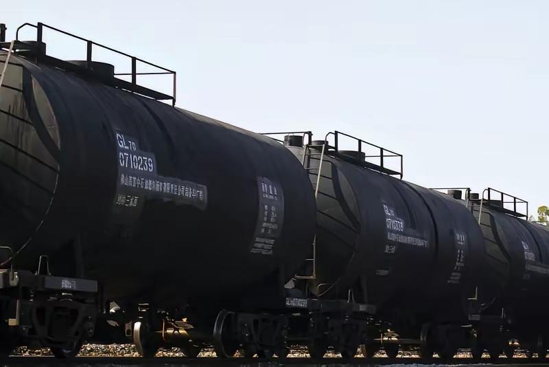 ​由于近日国际油价不断的持续走高，对美国来说是个利好的消息。他们这时候，美国也作