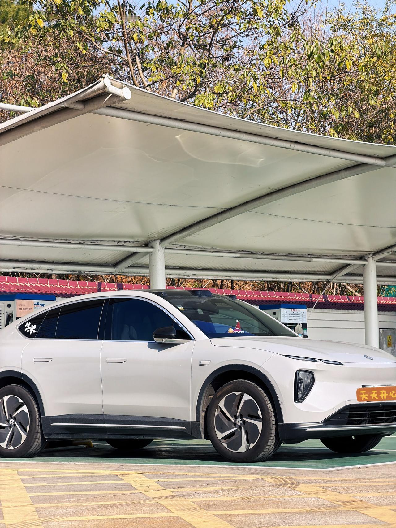 今天看到懂车创作小助手话题问：你的车续航有没有衰减？我呆了一下，我好像没有这个问