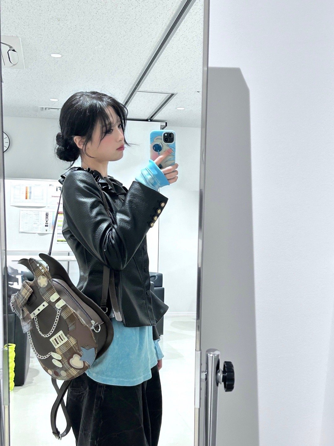 251224 AHYEON更新Wvs平安夜啊…🤍 