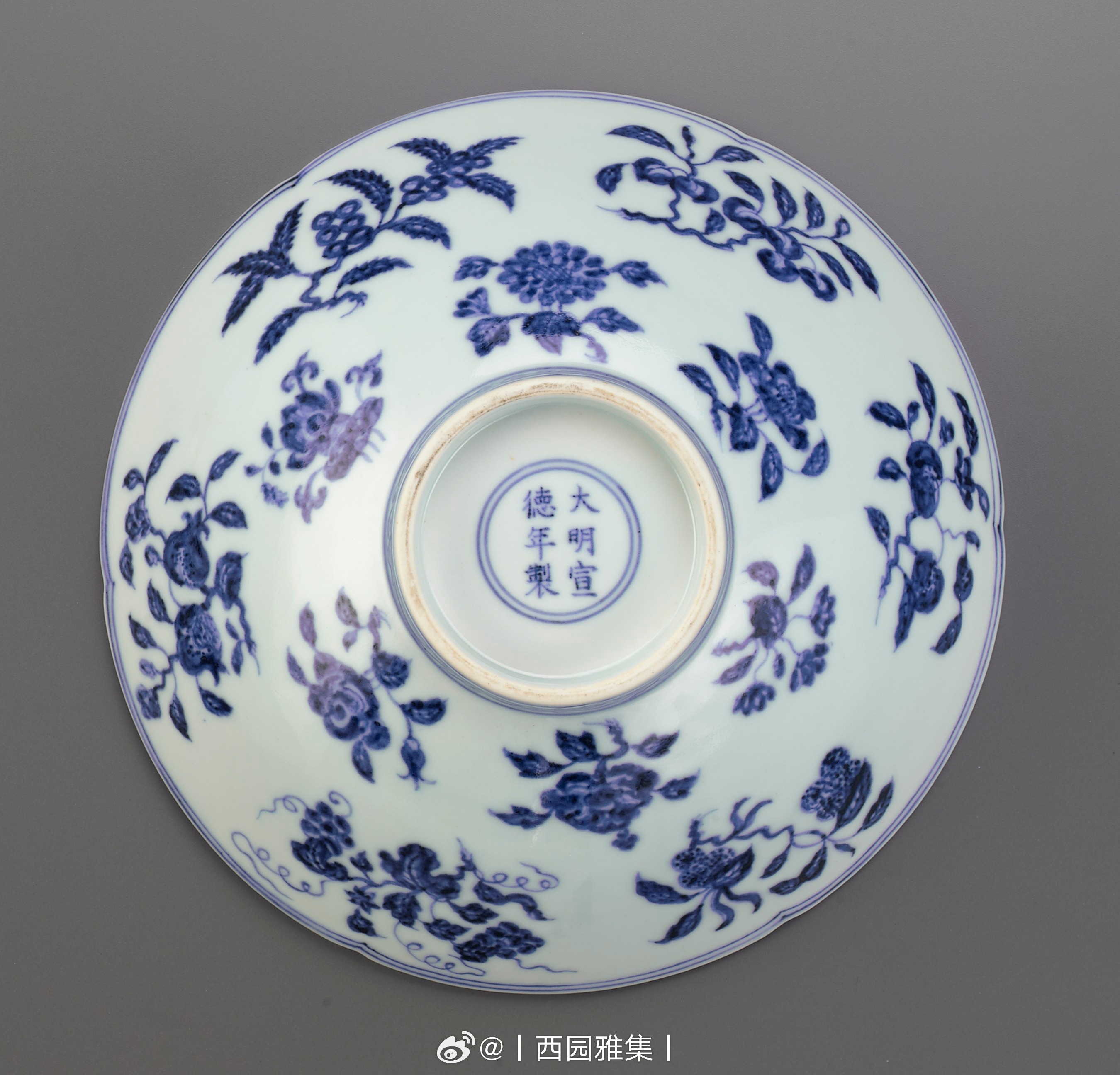 明宣德 青花折枝花果纹葵口斗笠碗尺寸：H x W: 7.9 x 22.7来源：美
