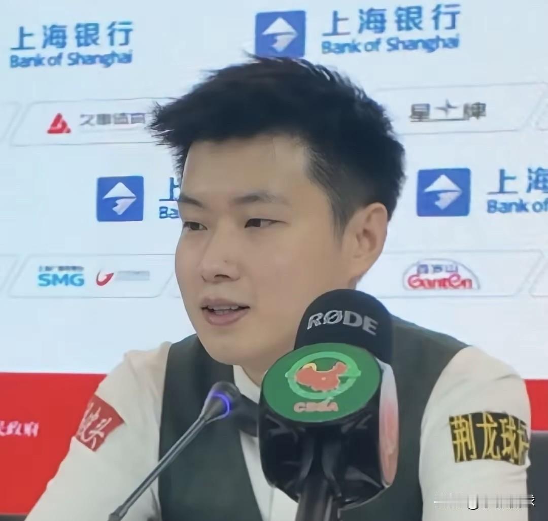 最可怕的不是6-1比分的碾压。
也不是那三杆让人喘不过气的破百清台。
是赵心童赛