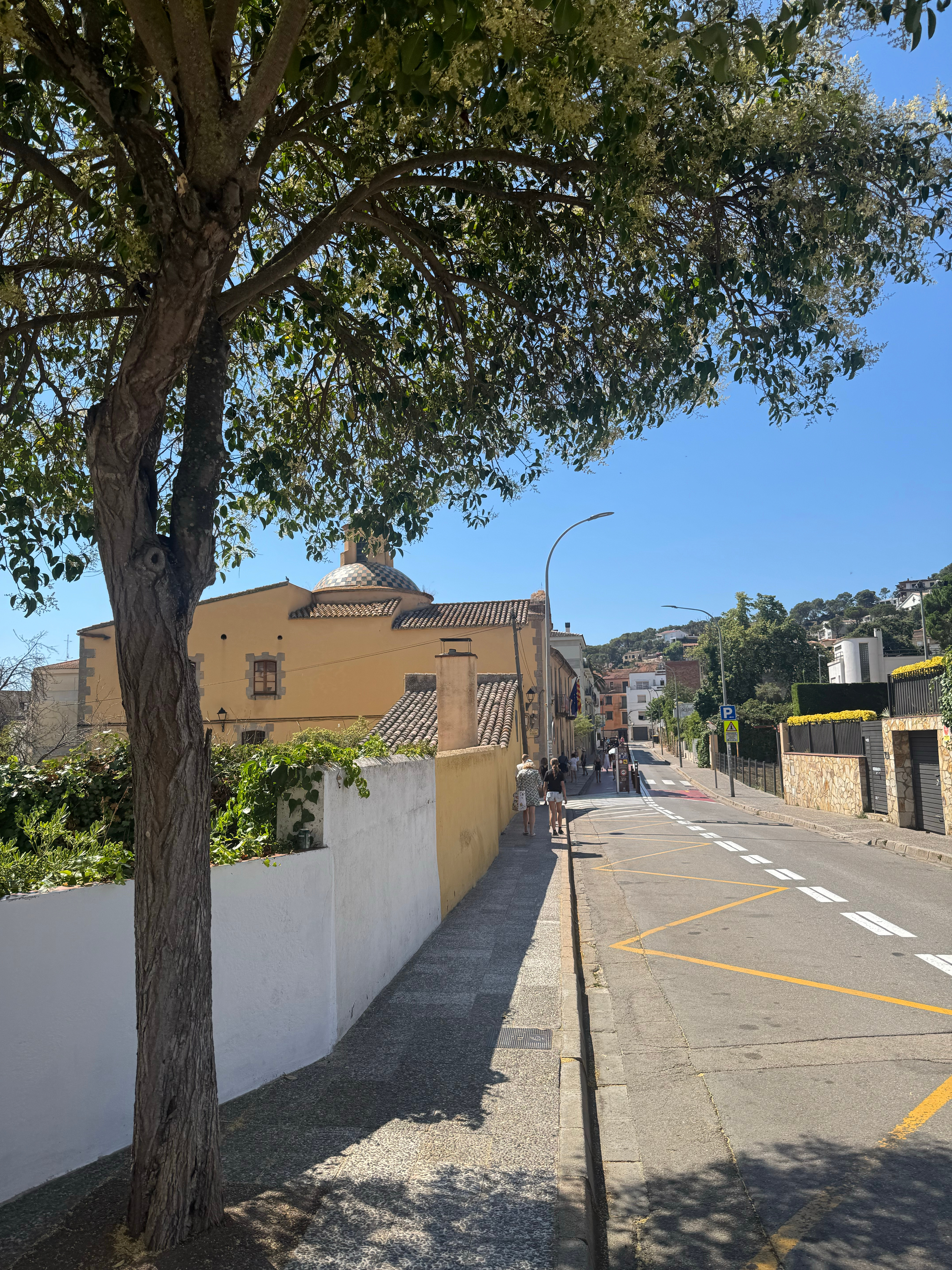 如果有时间，真想在这个小镇住上几天，啥也不用想，想去海边几步路就能到。 西班牙·
