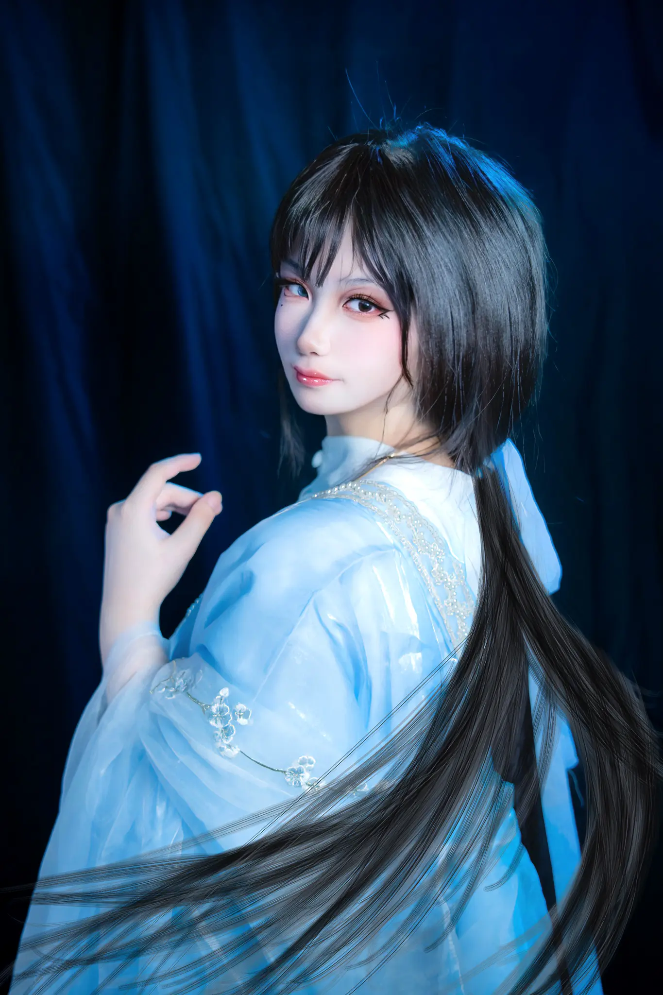 子服，你回来啦。