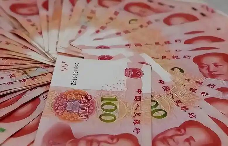 如果人民币升值30%，会发生什么？
 
麻烦看官老爷们右上角点击一下“关注”，既
