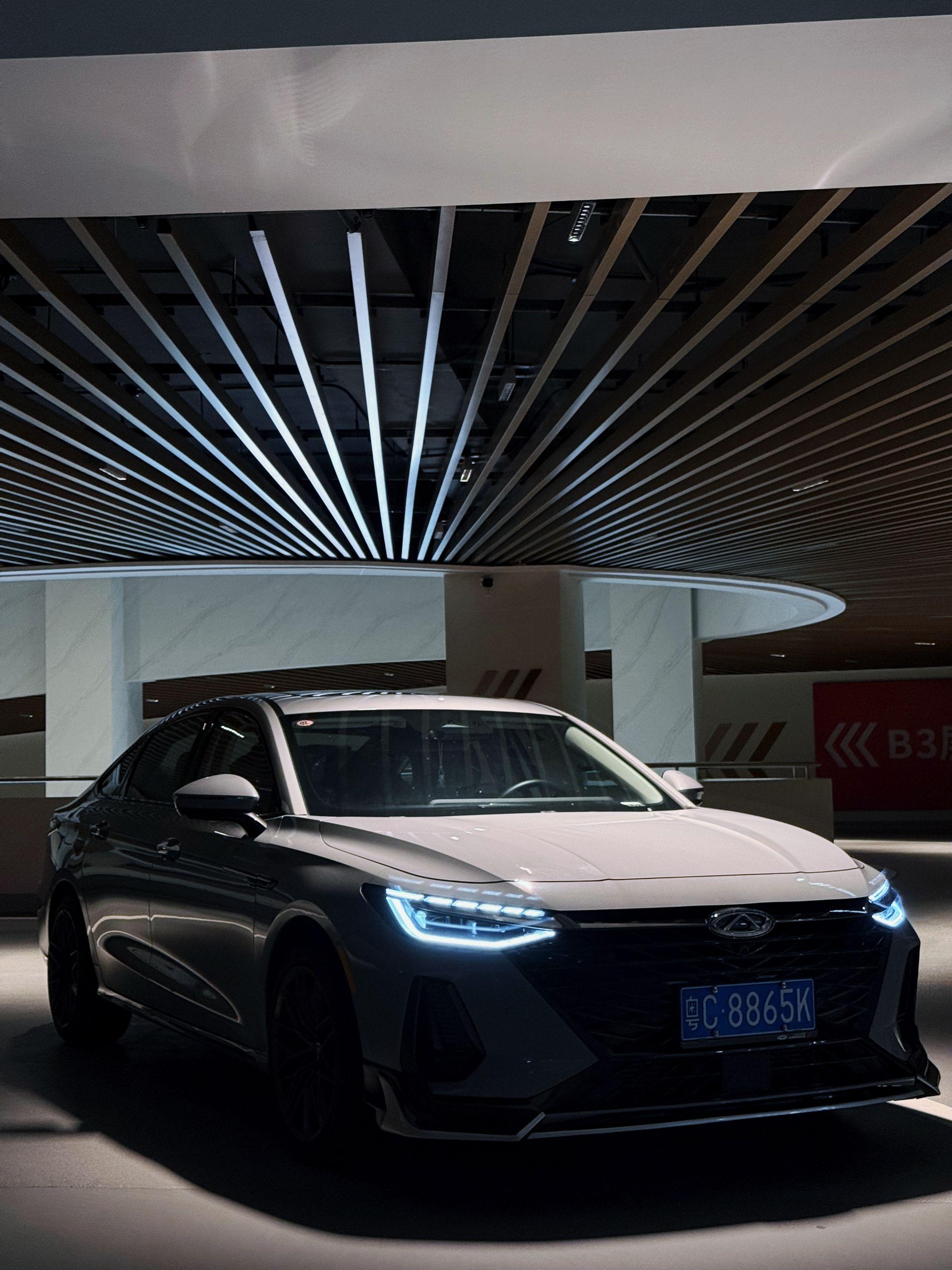 有人嫌见你一面油费太贵开车太累 有人偷偷见你还会带上鲜花