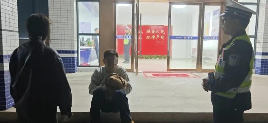 【事发沈海高速阳江段！一男子与女友吵架跳车，多部门紧急搜寻】近日，市公安局交管支